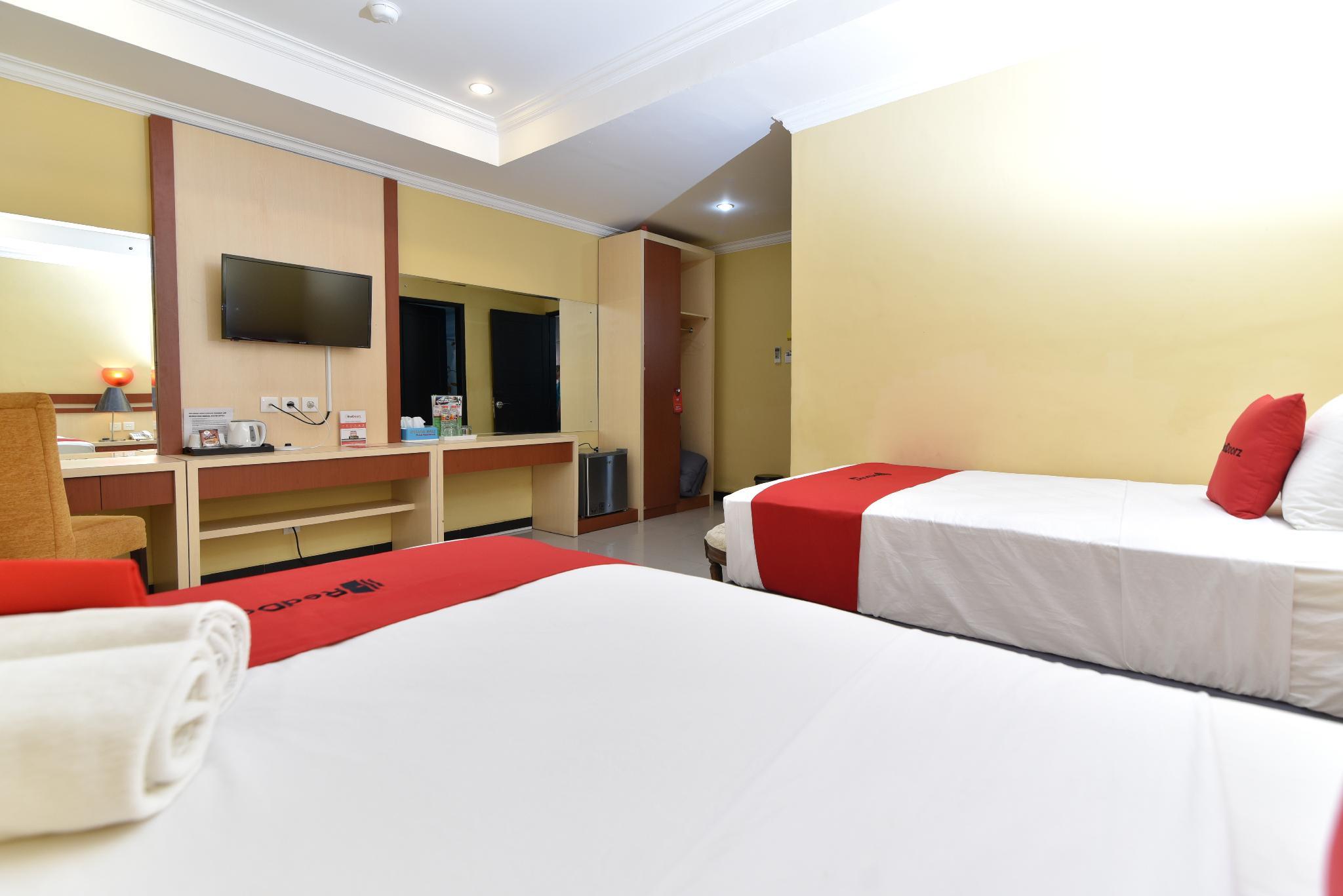 เรดดอร์ซ พลัส เนียร์ มอลล์บาหลีกาเลเรีย 2 Hotel เดนปาซาร์ ภายนอก รูปภาพ