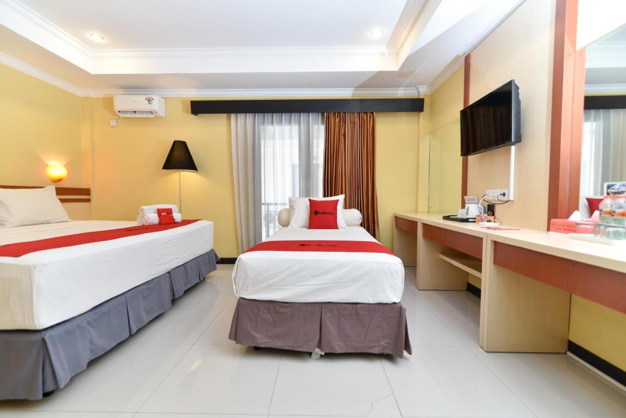 เรดดอร์ซ พลัส เนียร์ มอลล์บาหลีกาเลเรีย 2 Hotel เดนปาซาร์ ภายนอก รูปภาพ