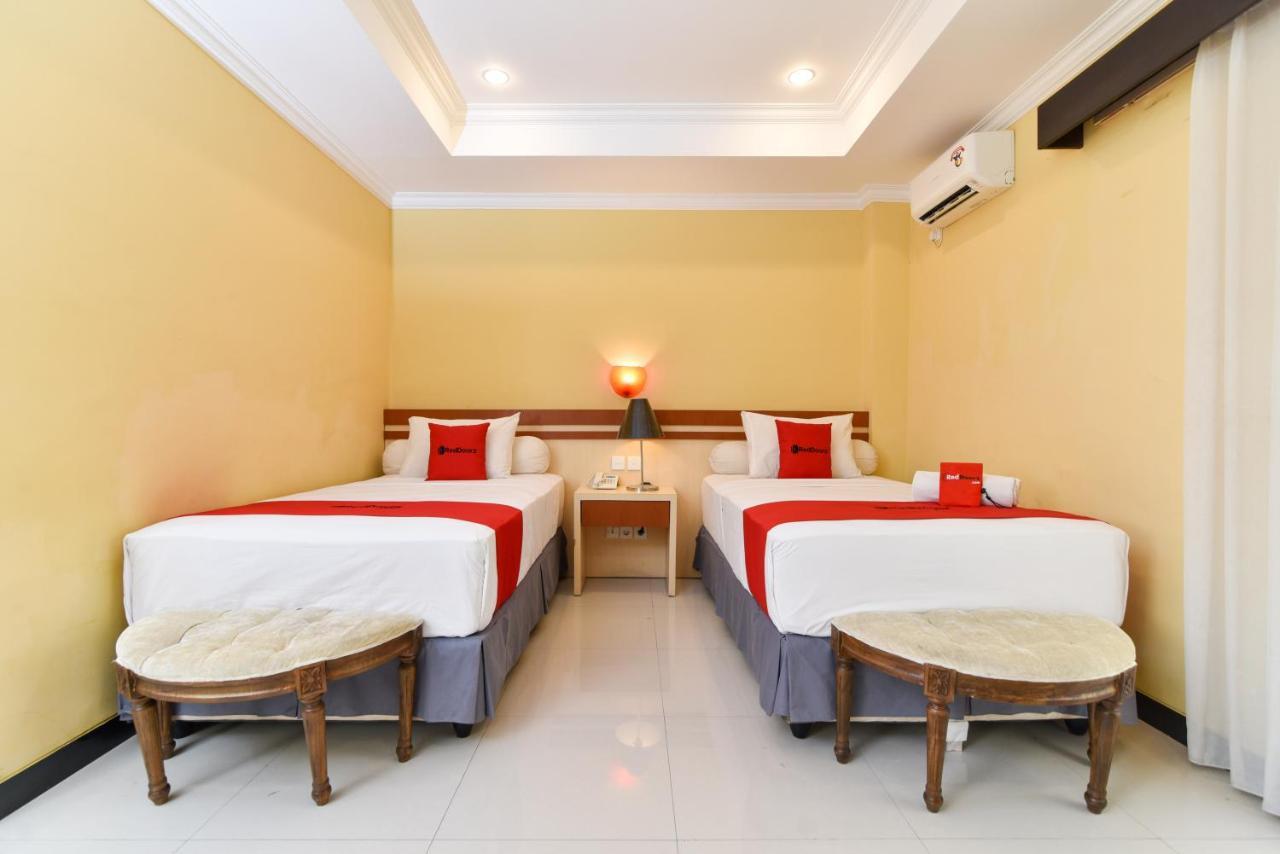 เรดดอร์ซ พลัส เนียร์ มอลล์บาหลีกาเลเรีย 2 Hotel เดนปาซาร์ ภายนอก รูปภาพ